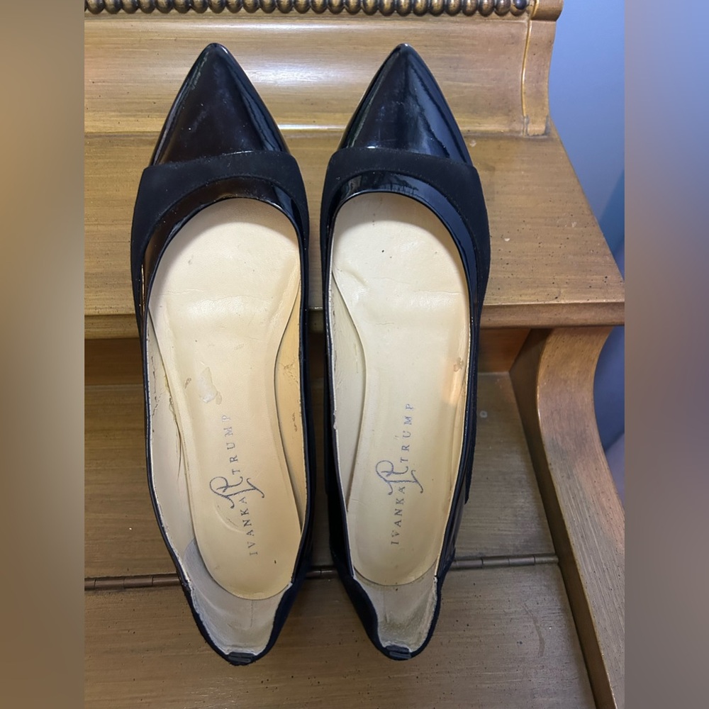 Ivanka Trump brand black patent leather with side detail flats